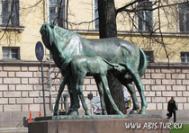 Памятник родителям в Хельсинки